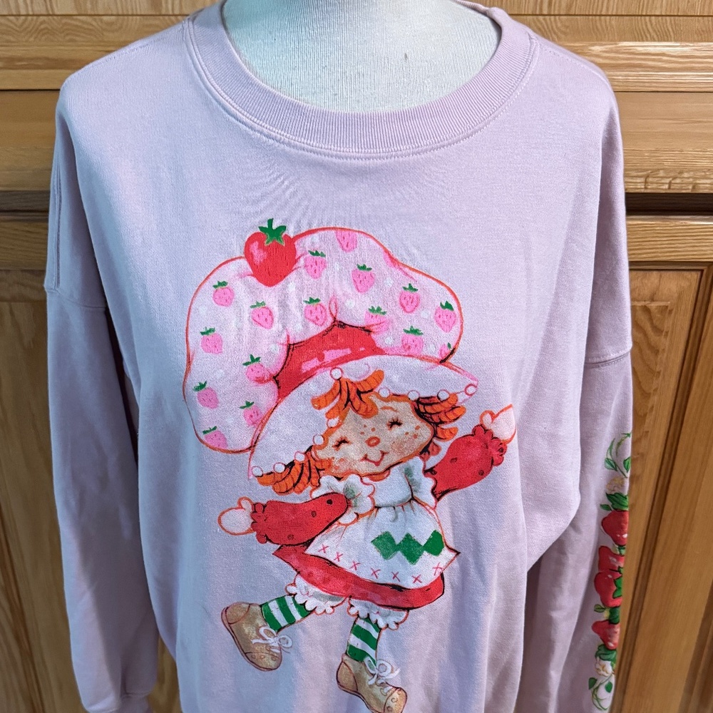 Strawberry Shortcake Women's Small Comfortable Warm Sweatshirt Crew Neck